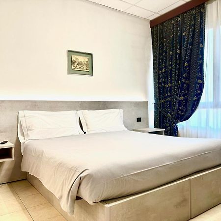 Hotel Leonardo Brescia Extérieur photo