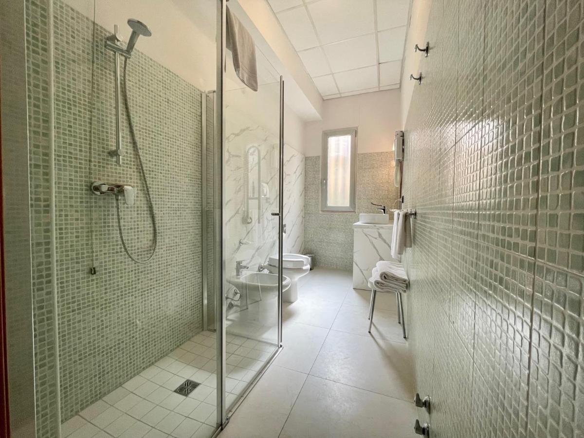 Hotel Leonardo Brescia Extérieur photo