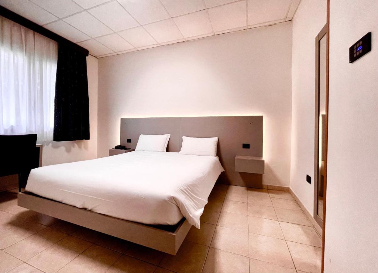 Hotel Leonardo Brescia Extérieur photo