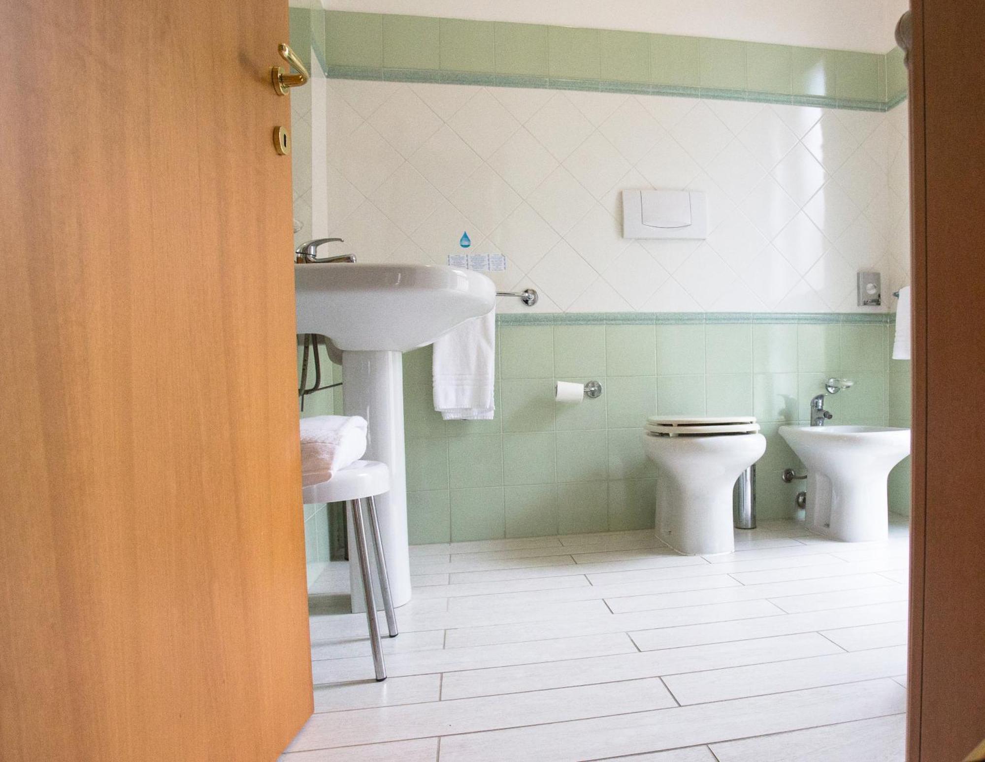 Hotel Leonardo Brescia Extérieur photo