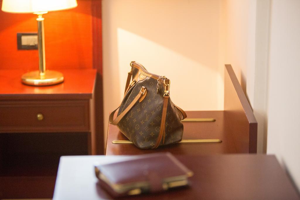 Hotel Leonardo Brescia Extérieur photo