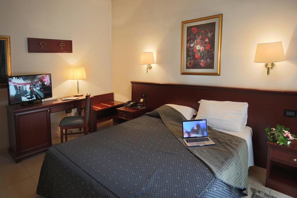 Hotel Leonardo Brescia Extérieur photo